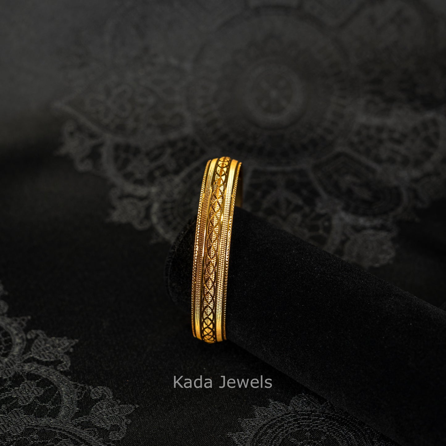 Wide Loop Patterned Kada