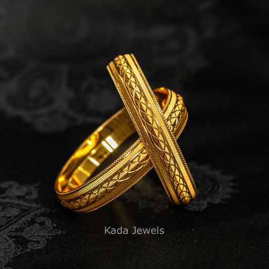 Wide Loop Patterned Kada